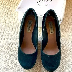 Steve Madden Size 8M Black Sued Wedge Shoes